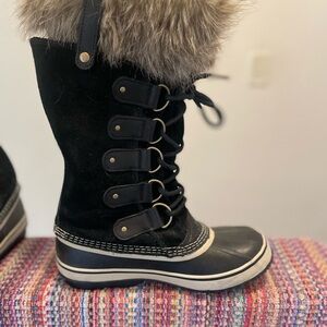 Sorel Black Fur-Lined Boots